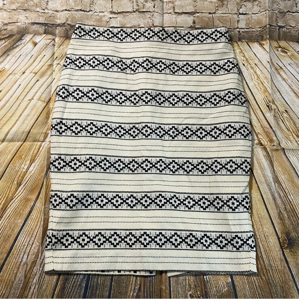 Ann Taylor Ivory Black Aztec Embroidered Striped Pencil Skirt